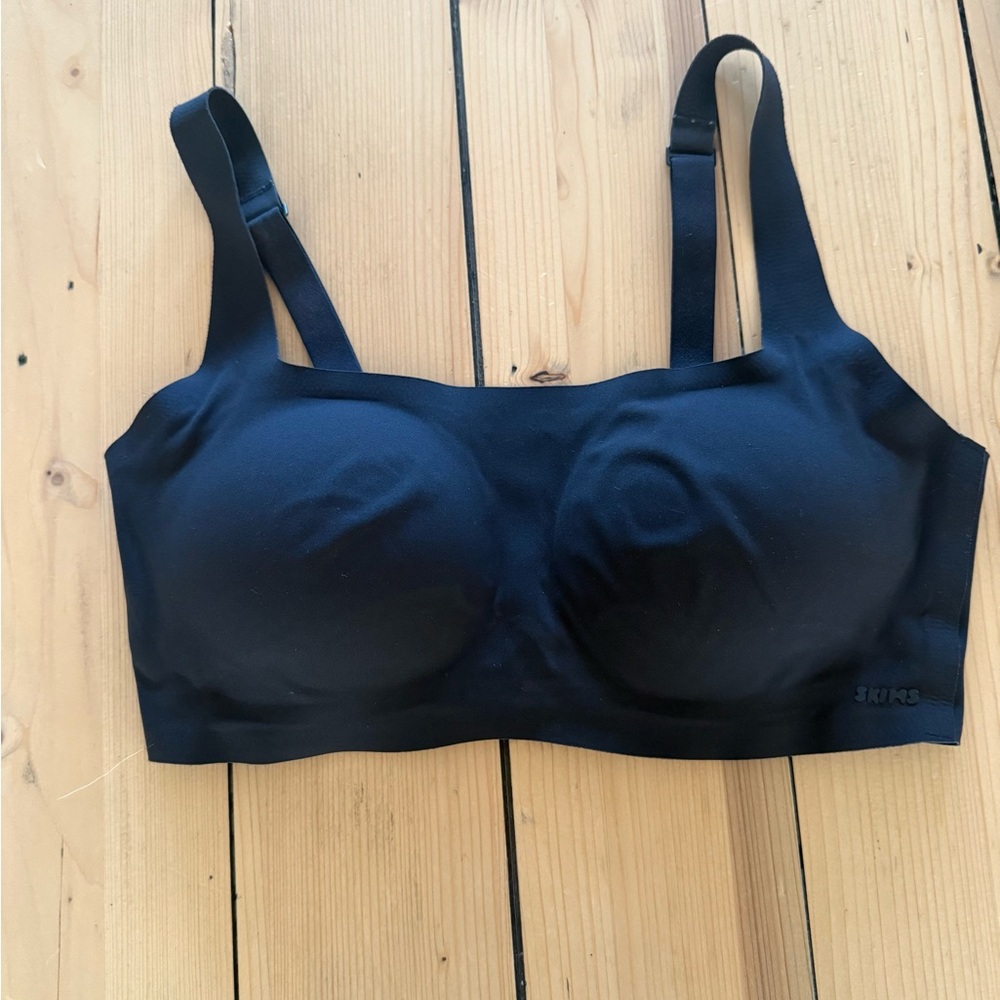 SKIMS Black Seamless Molded-Cup Bralette